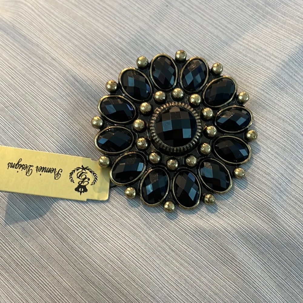 Premier designs Francy pin/pendant. Add to necklace or in hair.